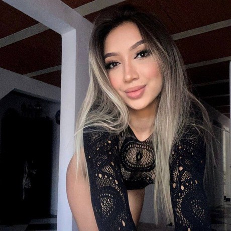 Lucia Vargas – Free OnlyFans Account Review and Top Mixed Model Content